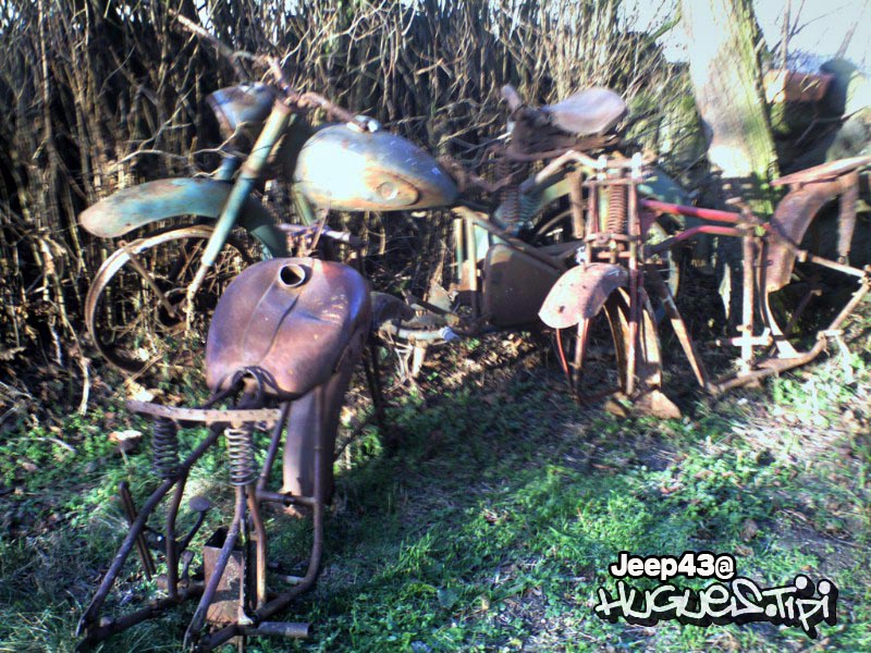 Jeep43-3Motos.jpg